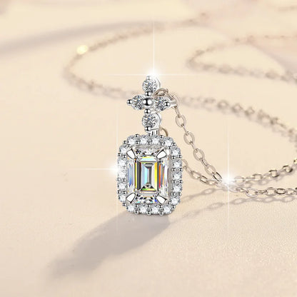100% Genuine 1ct Green Moissanite Necklace 5x7MM with Certificate Laboratory Diamond Women Jewelry S925 Silver